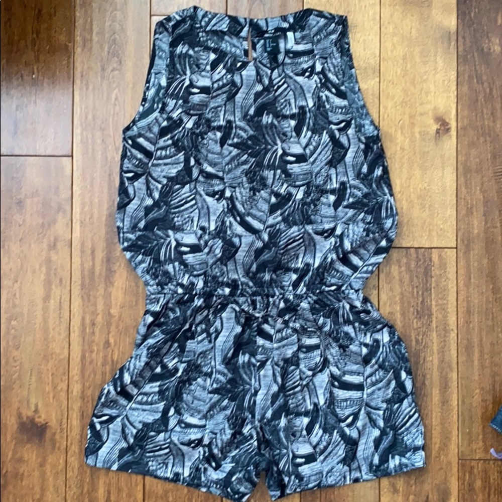 H&M shorts jumper